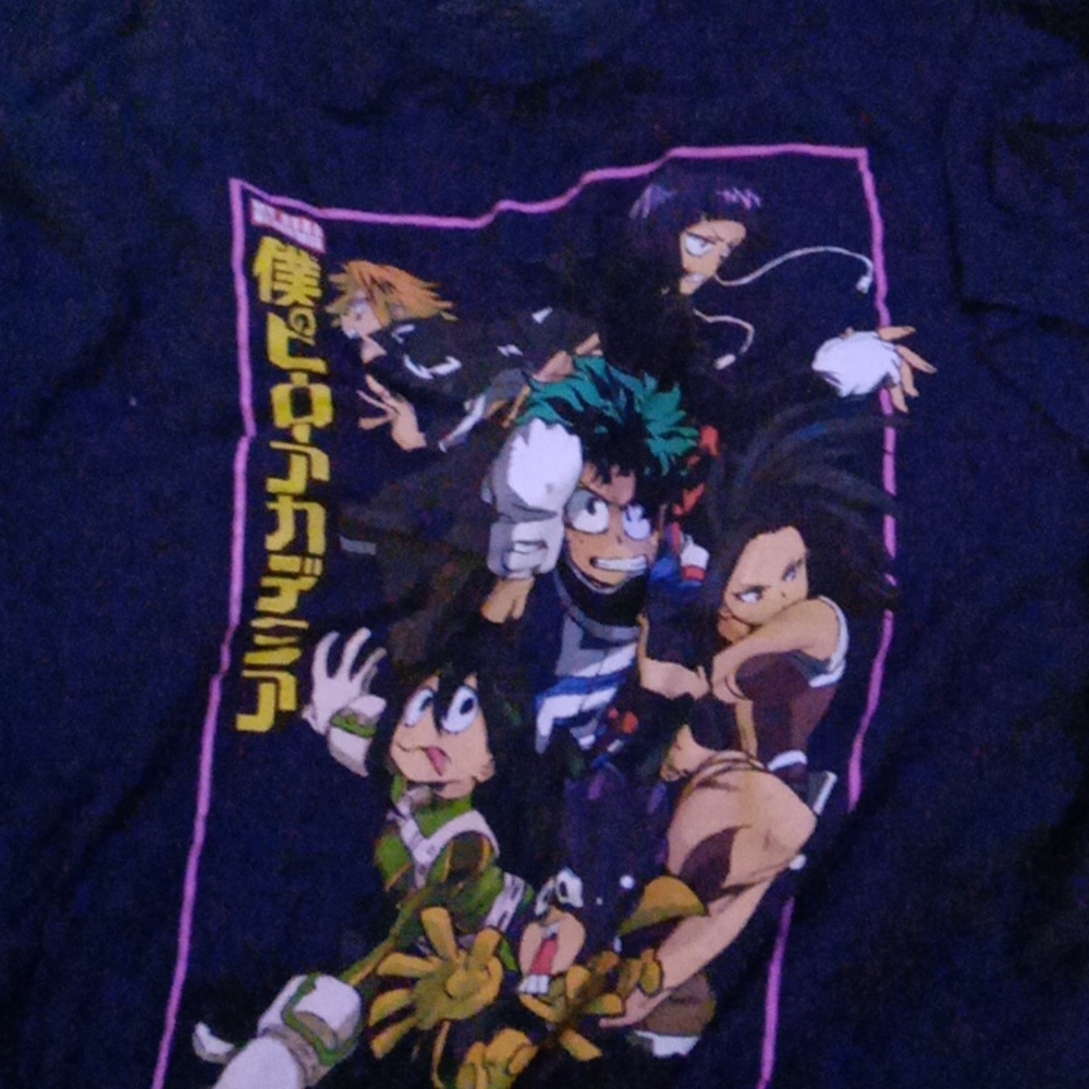 im selling a MHA shirt